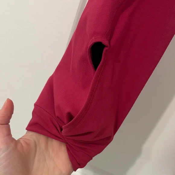 Fabletics Oasis Capris Pocket Leggings - Picture 3 of 4